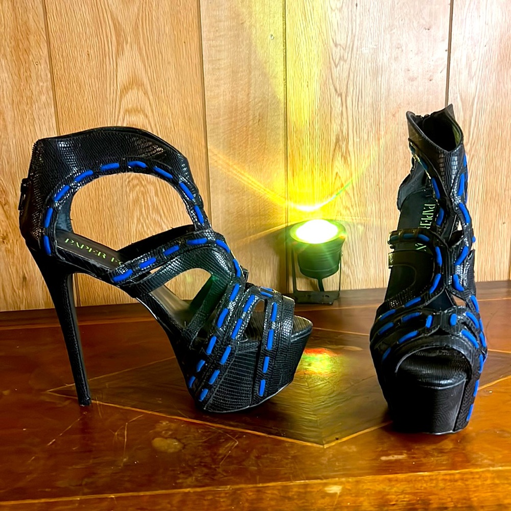 Paper fox heels